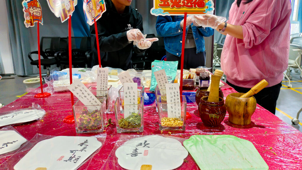 维多利亚老品牌vic物流中秋游园会